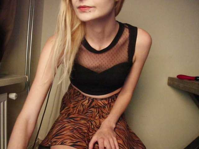 Fotos Modelicious PVT = OPEN! Let's have some fun! #skinny #blonde #slut #smalltits